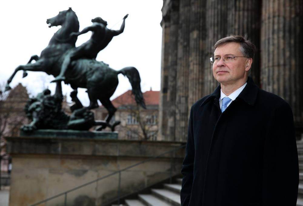 Valdis Dombrovskis: „O economie prosperă nu poate fi construită pe un fundament fiscal nesustenabil”